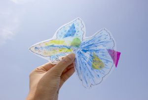 クリアファイルに!おさかなを描こう