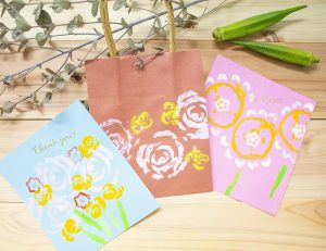 野菜スタンプでギフトカード、オリジナル紙袋