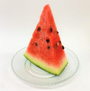 水彩色鉛筆で「カットスイカ」の絵のモチーフ写真